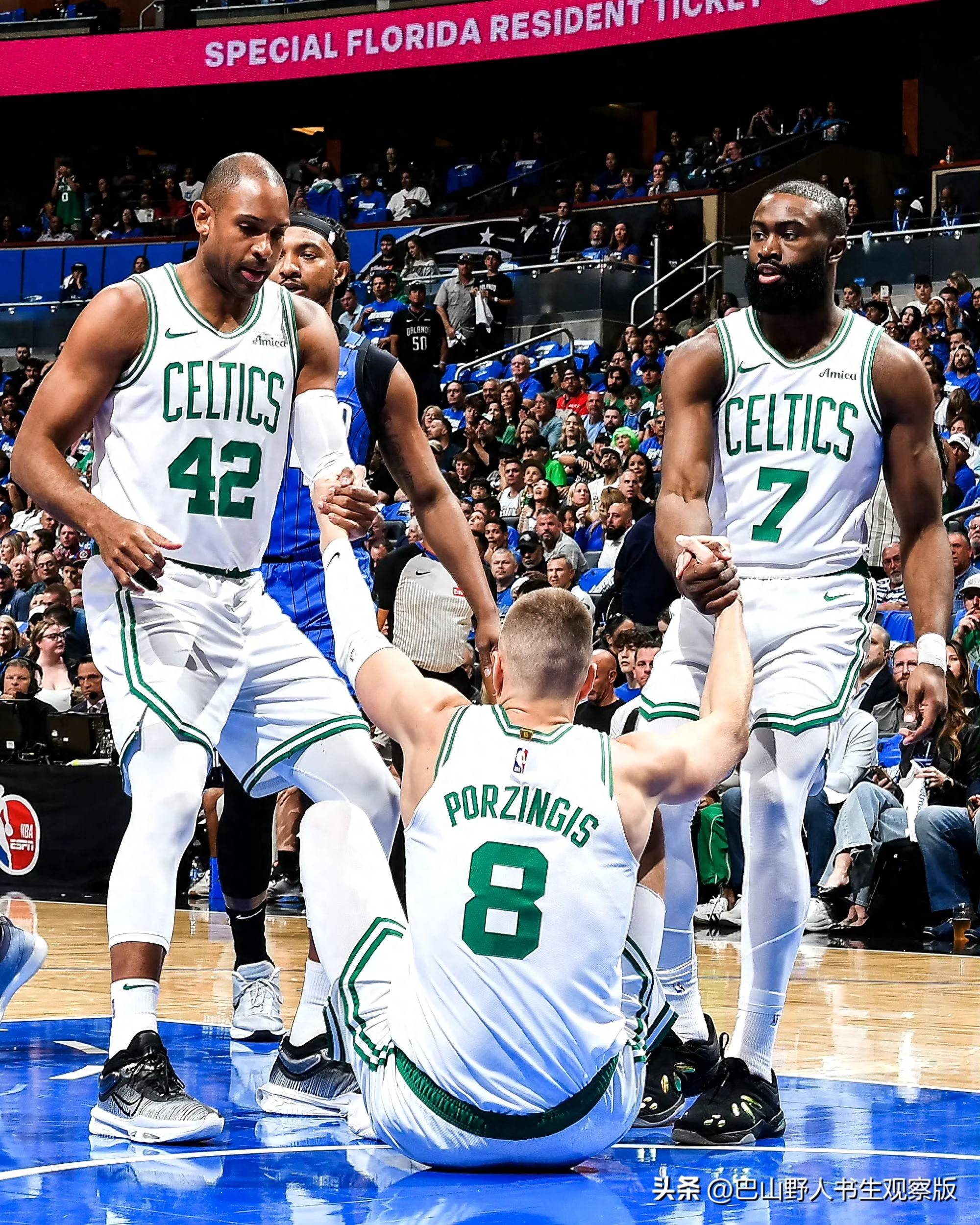 凯尔特人双核爆发,逼平东部强队排名上升的简单介绍 凯尔特人双核爆发,逼平东部强队排名上升的简单介绍