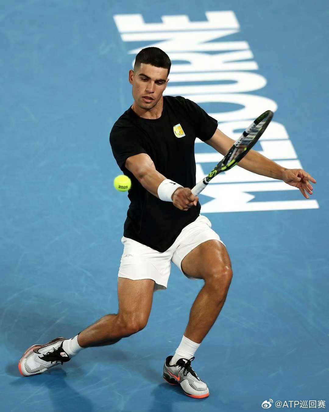 ATP总决赛横扫澳网，阿尔卡拉斯关键制胜