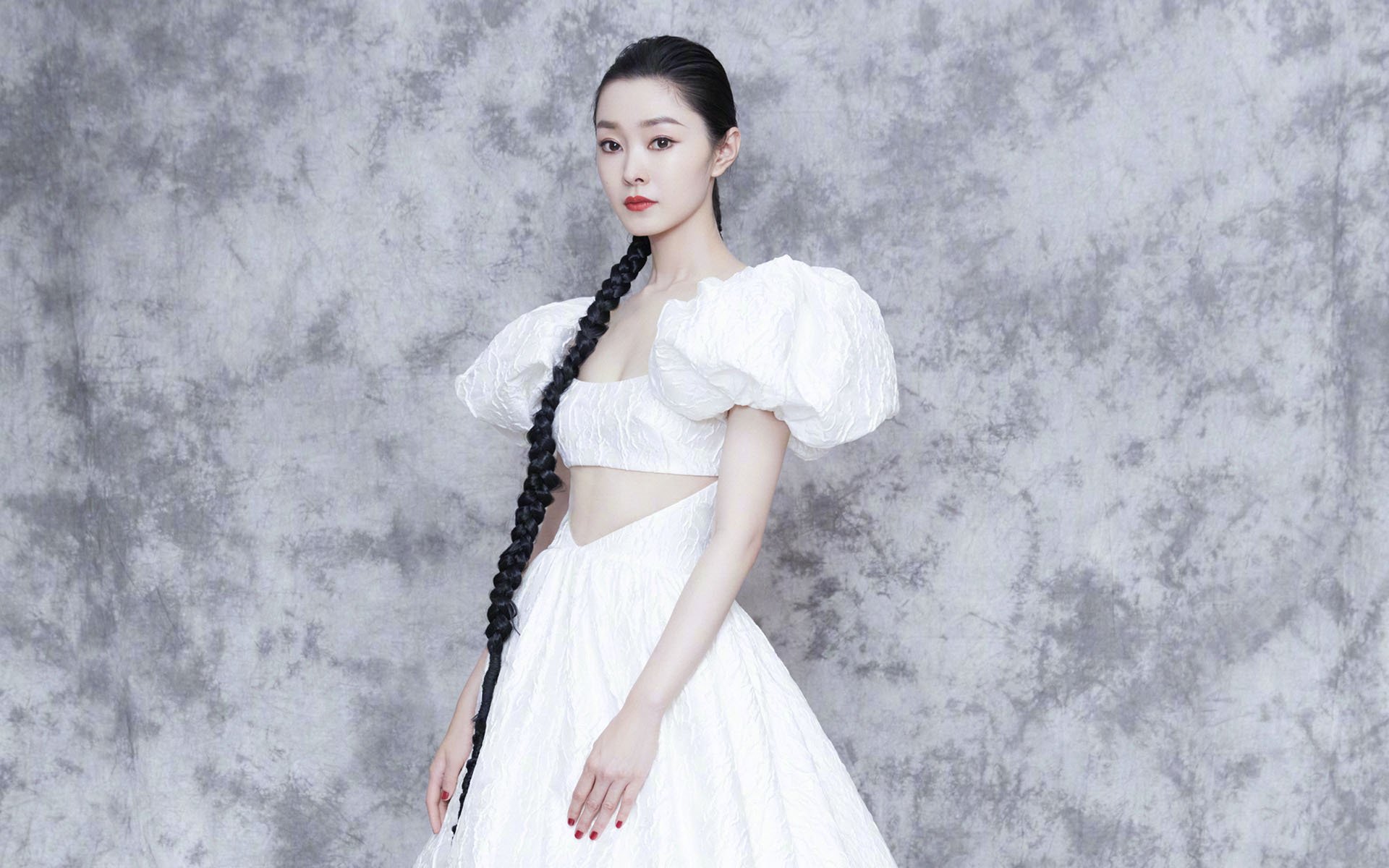 东方红魔崛起，上海队在上海嘉定站全面压制太阳神车队，F1年度争冠战火燃至申城